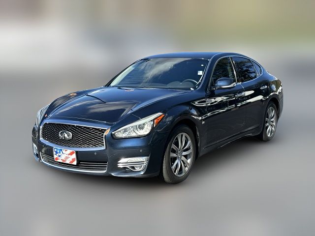 2018 INFINITI Q70 3.7 Luxe