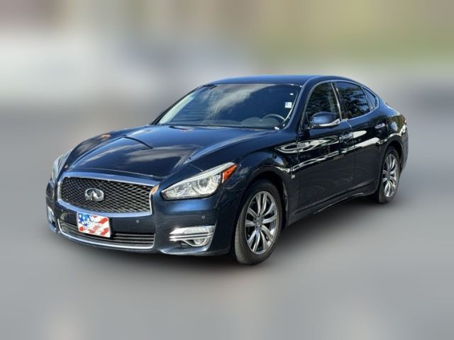 2018 INFINITI Q70 3.7 Luxe