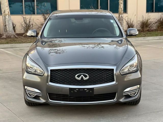 2018 INFINITI Q70 3.7 Luxe