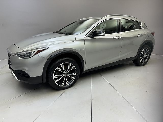 2018 INFINITI QX30 Luxury