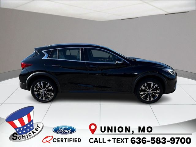 2018 INFINITI QX30 Luxury