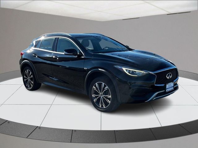 2018 INFINITI QX30 Luxury