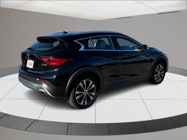 2018 INFINITI QX30 Luxury