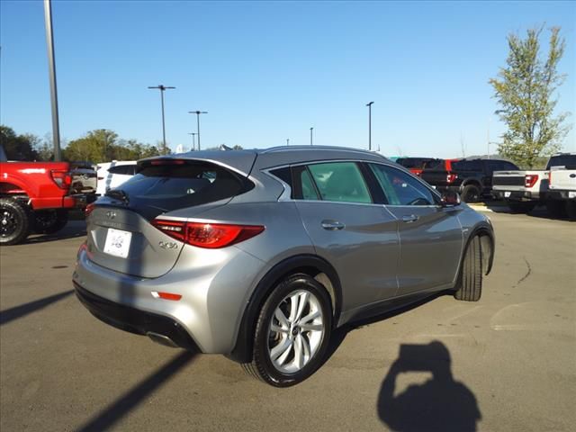 2018 INFINITI QX30 Essential