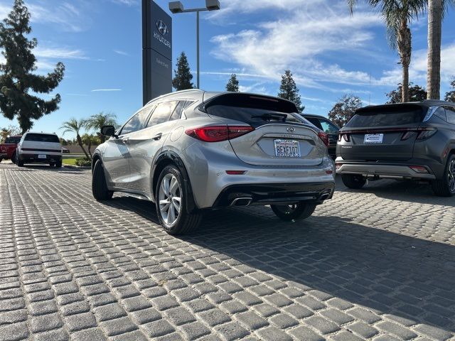 2018 INFINITI QX30 Essential