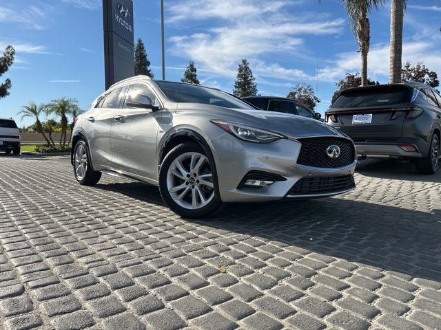 2018 INFINITI QX30 Essential