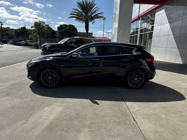 2018 INFINITI QX30 Essential