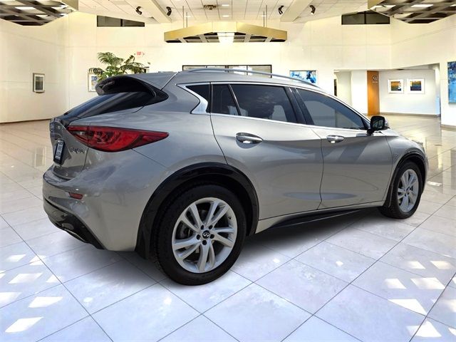 2018 INFINITI QX30 Essential