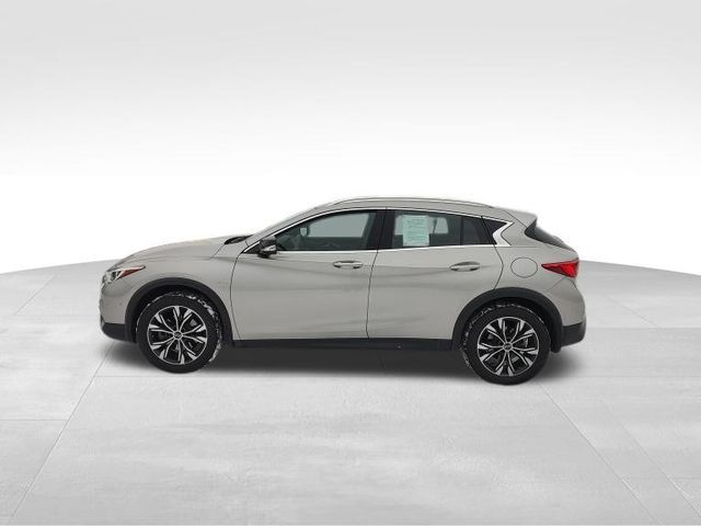 2018 INFINITI QX30 Essential