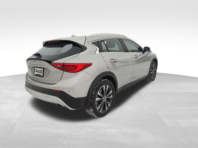 2018 INFINITI QX30 Essential