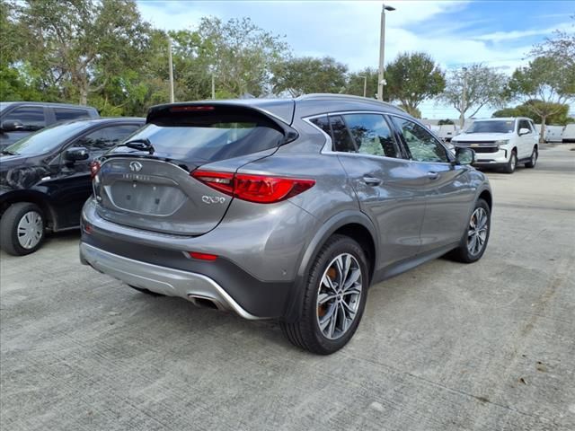 2018 INFINITI QX30 Essential