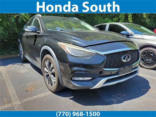 2018 INFINITI QX30 Essential