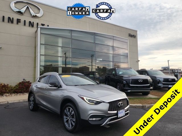 2018 INFINITI QX30 Essential