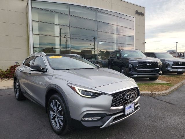 2018 INFINITI QX30 Essential