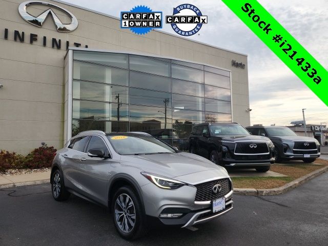 2018 INFINITI QX30 Essential