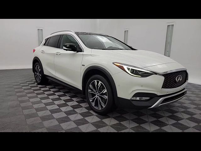 2018 INFINITI QX30 Essential