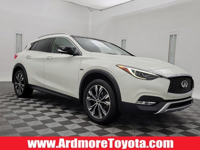 2018 INFINITI QX30 Essential