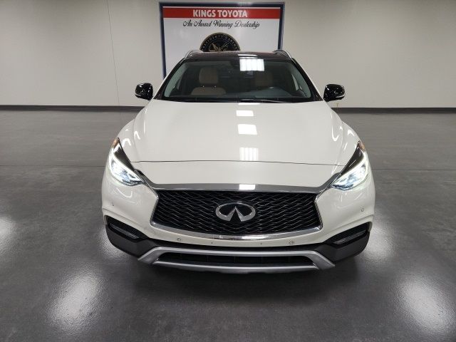 2018 INFINITI QX30 Essential