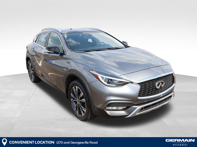 2018 INFINITI QX30 Essential