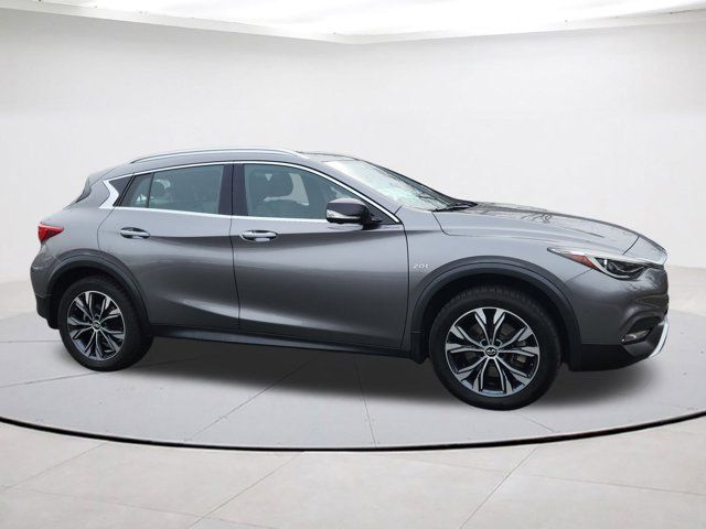 2018 INFINITI QX30 Essential