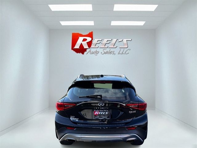 2018 INFINITI QX30 Essential