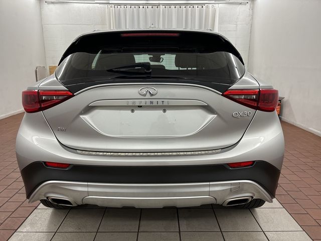 2018 INFINITI QX30 Luxe