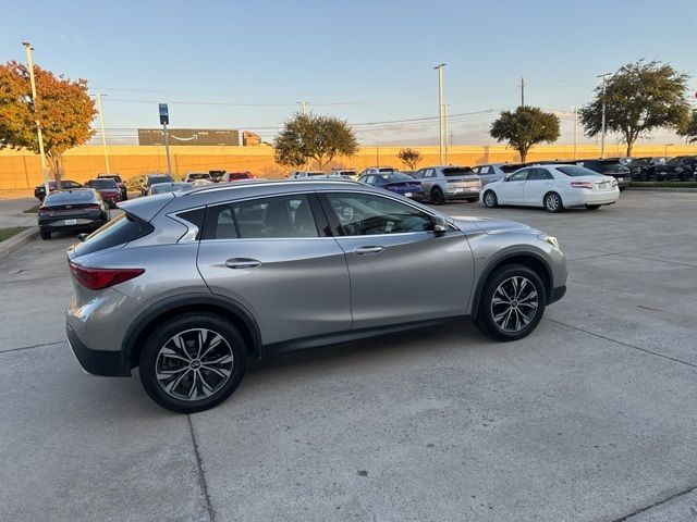 2018 INFINITI QX30 Luxury