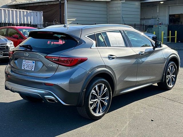 2018 INFINITI QX30 Luxe