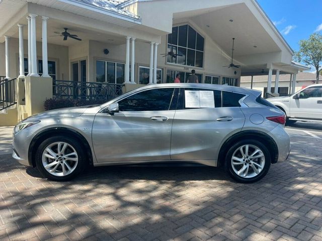 2018 INFINITI QX30 Luxury