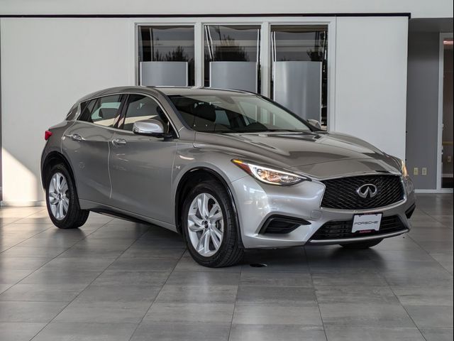 2018 INFINITI QX30 Luxury