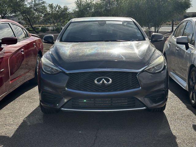 2018 INFINITI QX30 Luxury