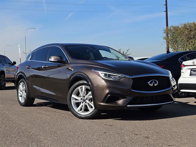 2018 INFINITI QX30 Luxury