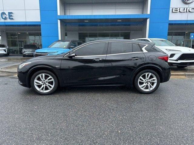 2018 INFINITI QX30 Luxury