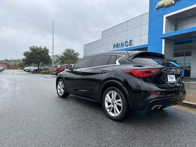 2018 INFINITI QX30 Luxury