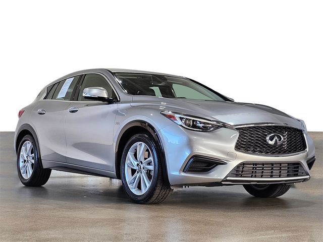 2018 INFINITI QX30 Luxury