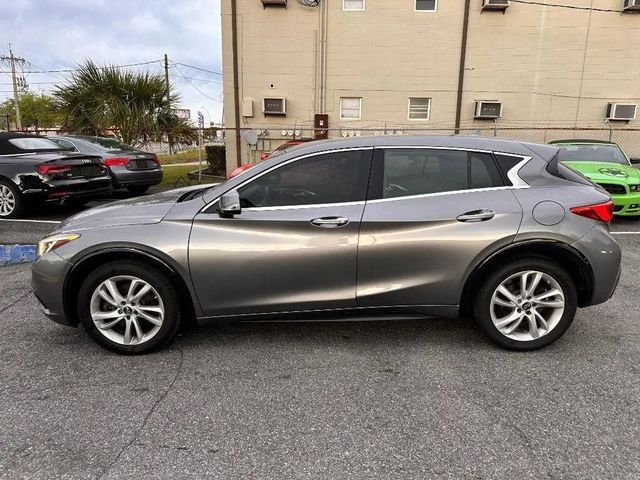 2018 INFINITI QX30 Luxury