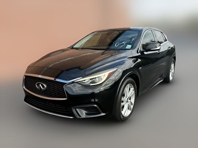 2018 INFINITI QX30 Luxury