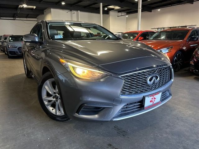 2018 INFINITI QX30 Luxury