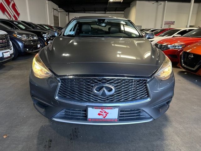 2018 INFINITI QX30 Luxury