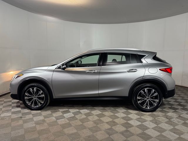 2018 INFINITI QX30 Luxury