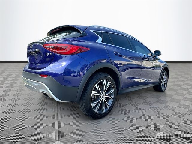 2018 INFINITI QX30 Luxury