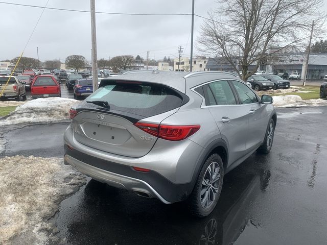 2018 INFINITI QX30 Luxury