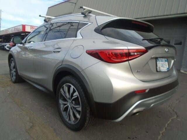 2018 INFINITI QX30 Luxury