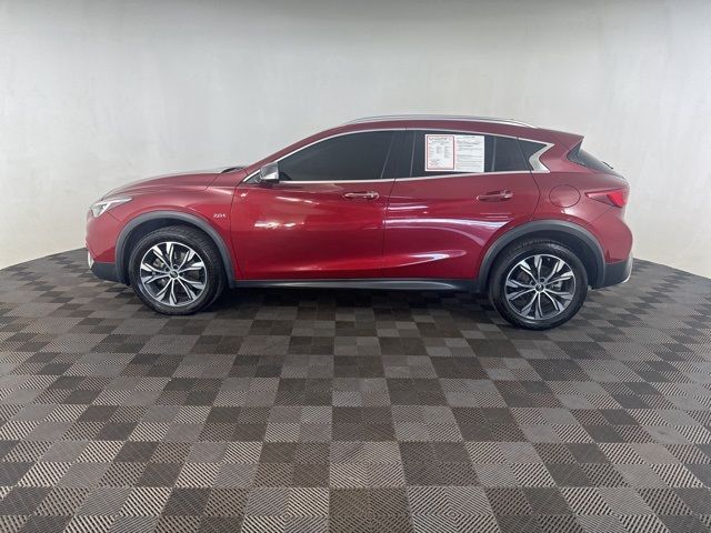 2018 INFINITI QX30 Luxury