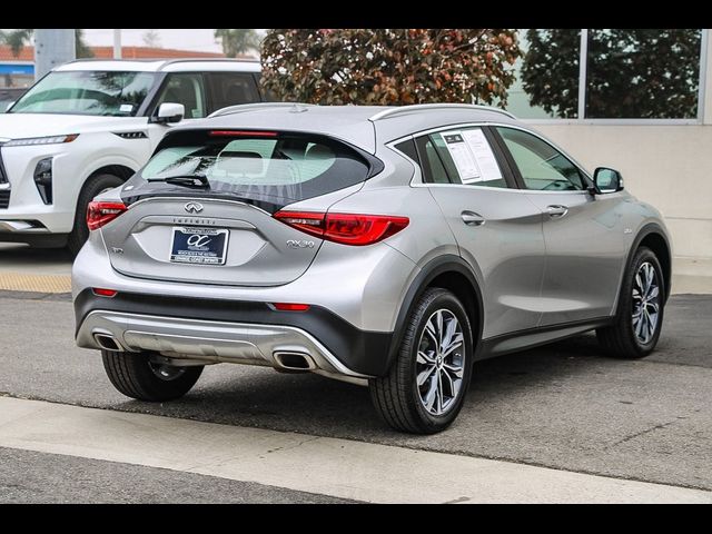 2018 INFINITI QX30 Luxury