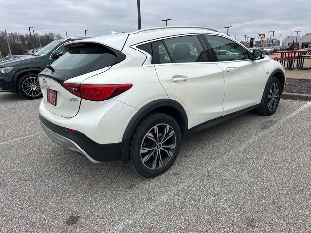 2018 INFINITI QX30 Luxury