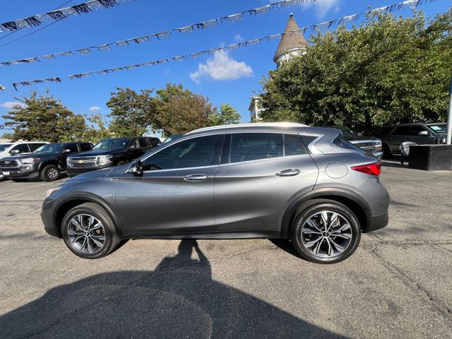 2018 INFINITI QX30 Luxury