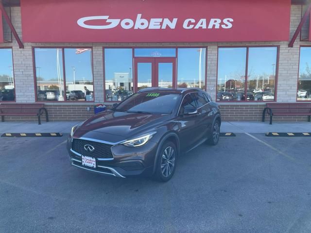 2018 INFINITI QX30 Luxury