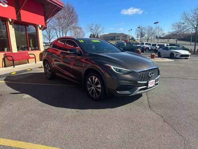 2018 INFINITI QX30 Luxury