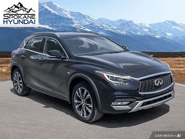 2018 INFINITI QX30 Essential